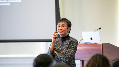 Maria Ressa speaking on the threats of AI and disinformation